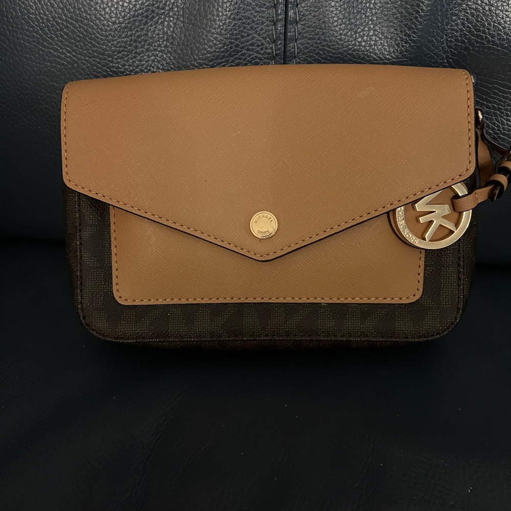 Michael Kors Sylvia Crossbody Bag With Logo
